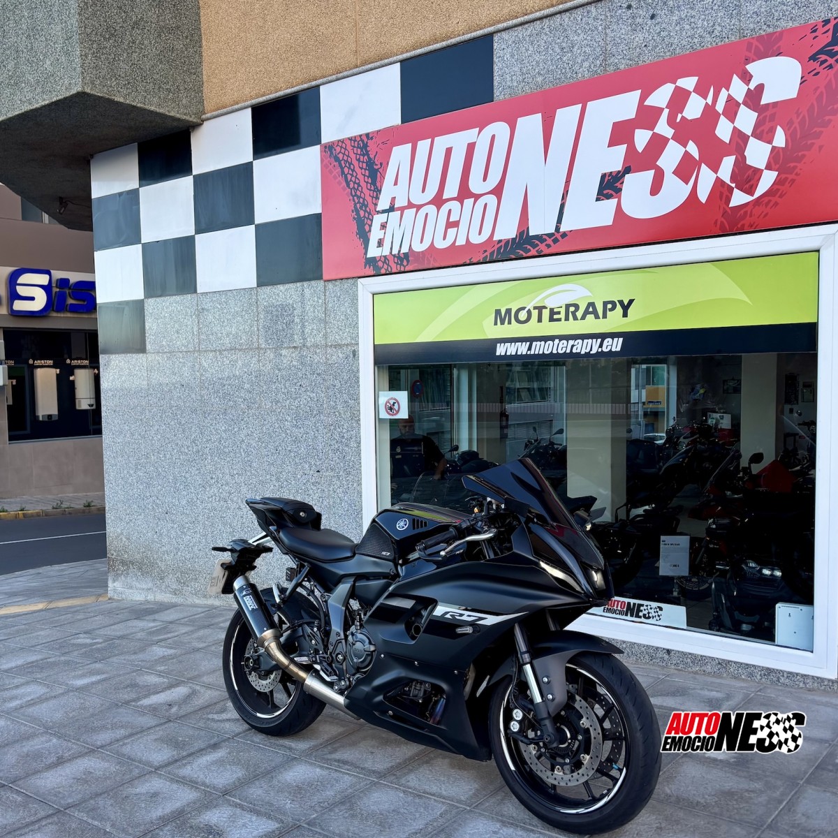 YAMAHA , R 7 MIVV STILE BLACK EDITION